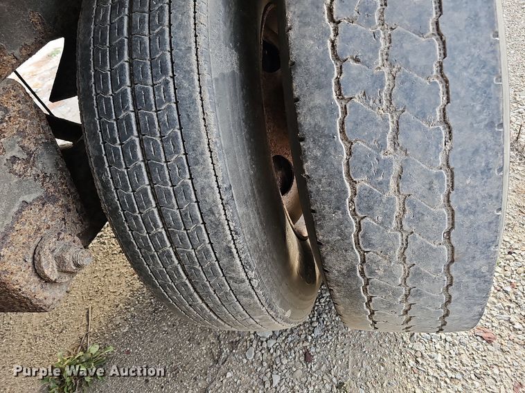 image for item DS5653 1999 Wabash National  dry van trailer