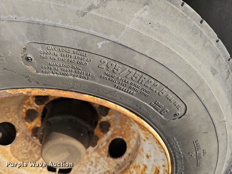 image for item DS5653 1999 Wabash National  dry van trailer