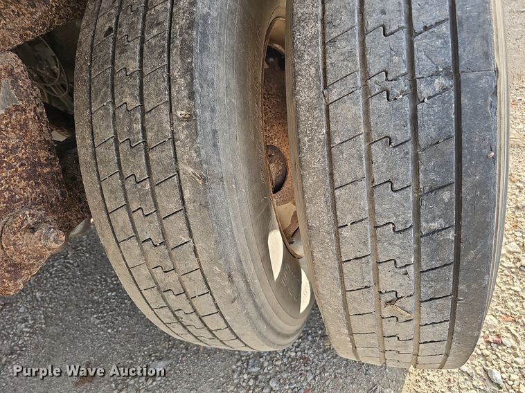 image for item DS5653 1999 Wabash National  dry van trailer