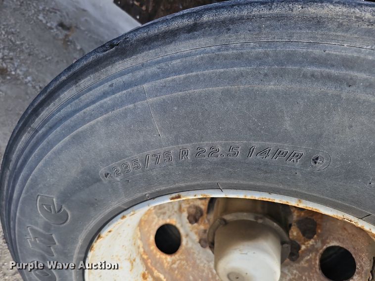 image for item DS5653 1999 Wabash National  dry van trailer