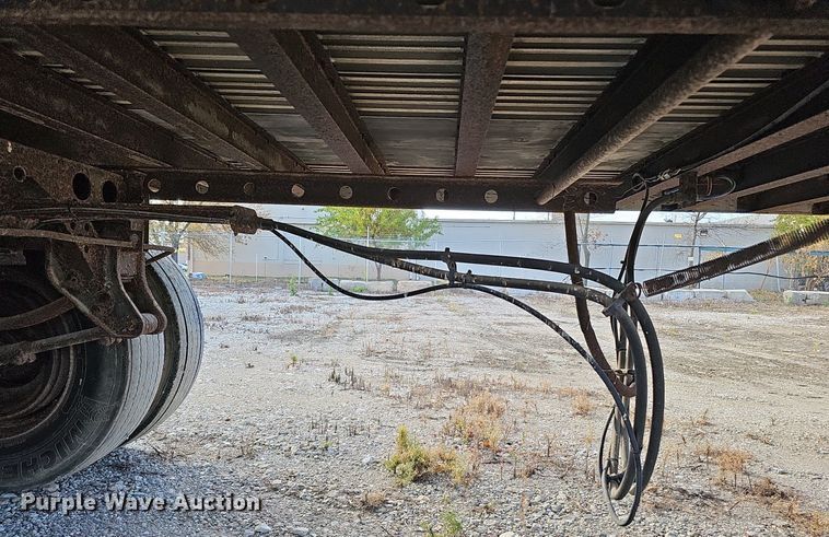 image for item DS5654 2000 Wabash National  dry van trailer