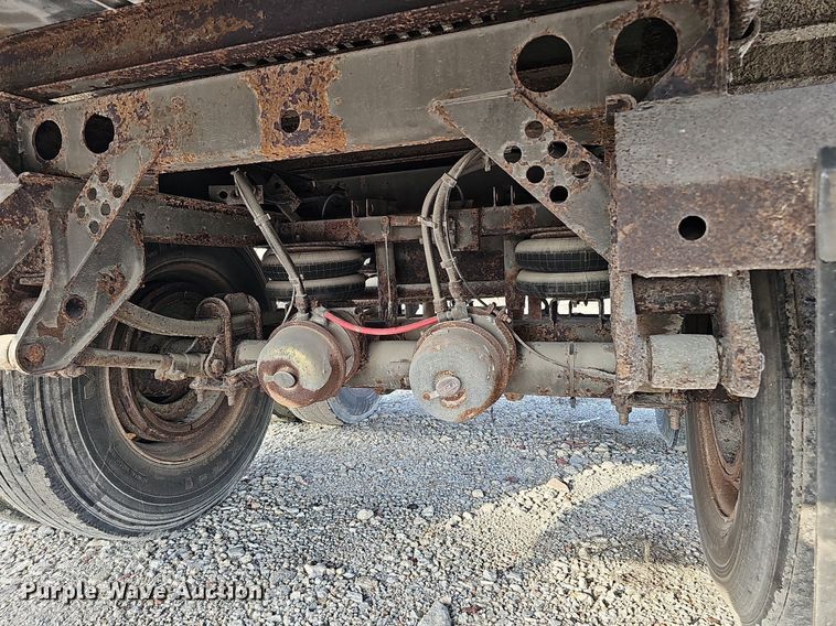 image for item DS5654 2000 Wabash National  dry van trailer