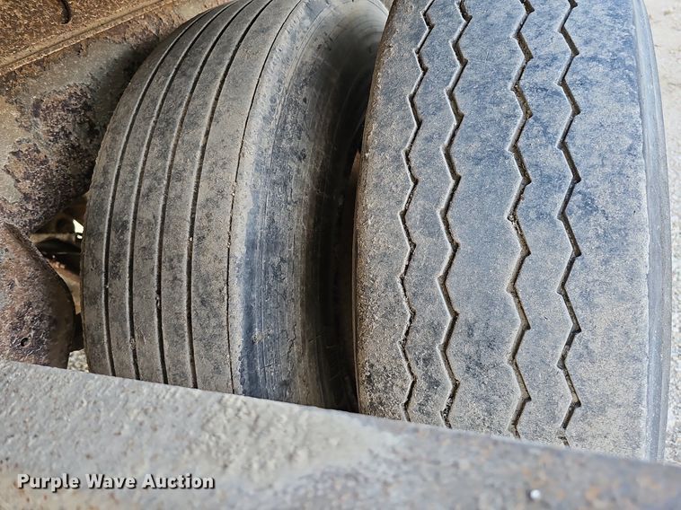 image for item DS5654 2000 Wabash National  dry van trailer