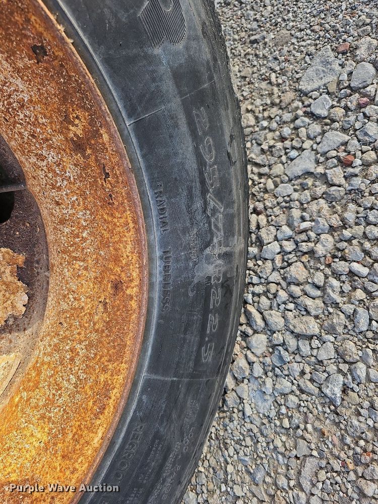 image for item DS5654 2000 Wabash National  dry van trailer