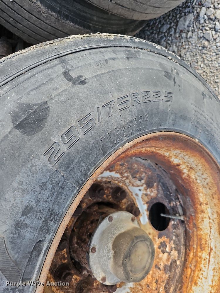 image for item DS5654 2000 Wabash National  dry van trailer