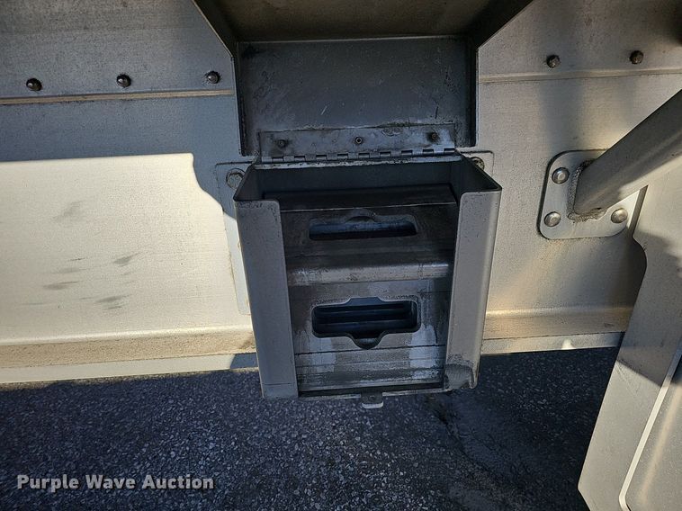 image for item DS5681 2020 Great Dane FXP-0029-00053  flatbed trailer