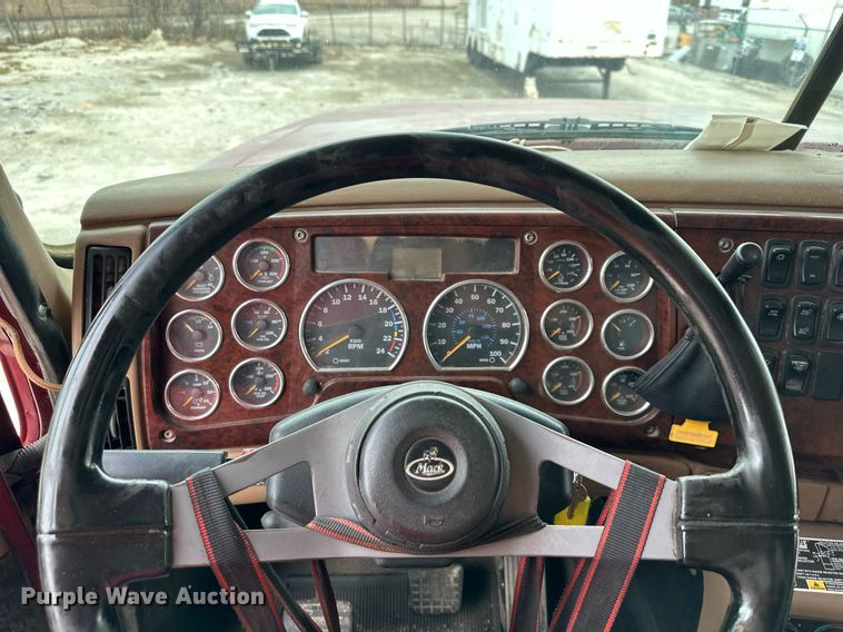 image for item DW2919 2005 Mack CL  dump truck