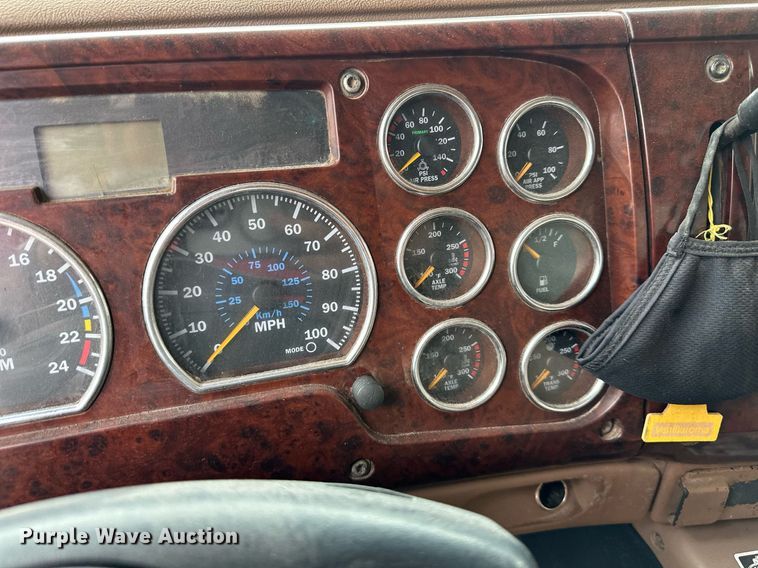 image for item DW2919 2005 Mack CL  dump truck