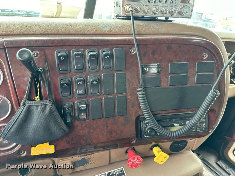 image for item DW2919 2005 Mack CL  dump truck