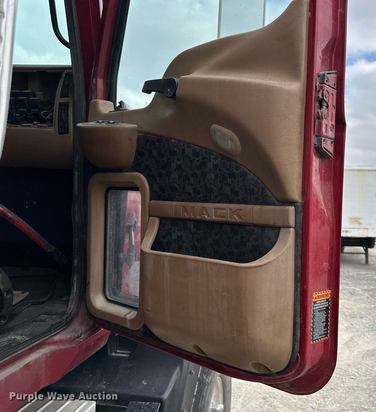 image for item DW2919 2005 Mack CL  dump truck