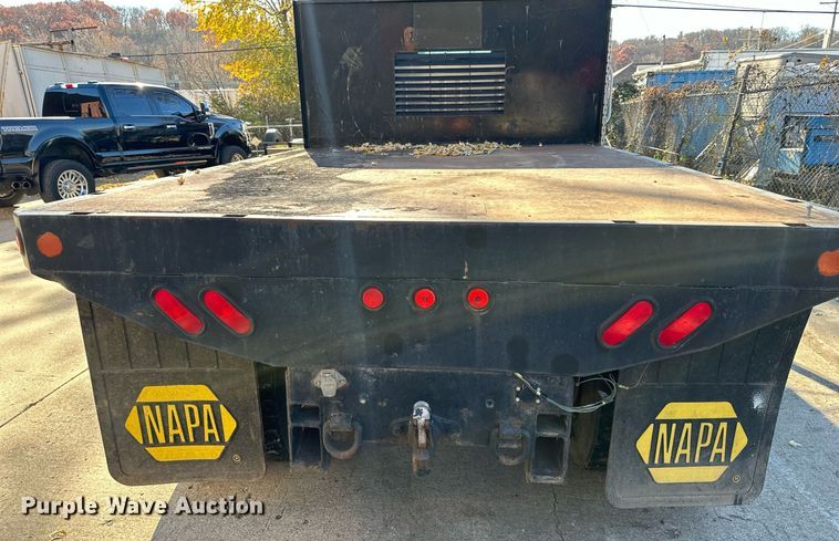 image for item DW2932 2000 International 4900  Crew Cab flatbed truck