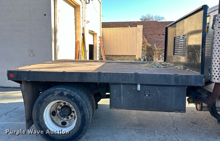 image for item DW2932 2000 International 4900  Crew Cab flatbed truck