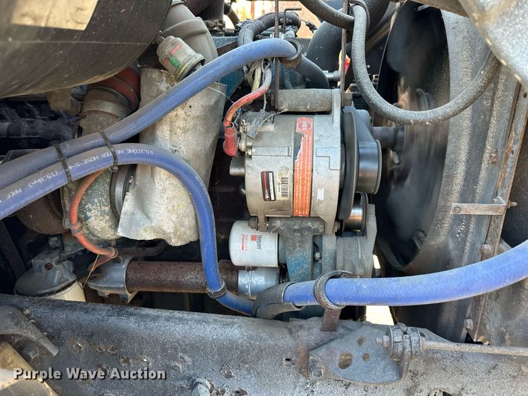 image for item DW2932 2000 International 4900  Crew Cab flatbed truck