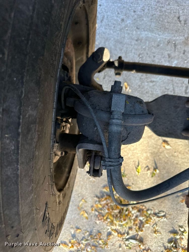 image for item DW2932 2000 International 4900  Crew Cab flatbed truck