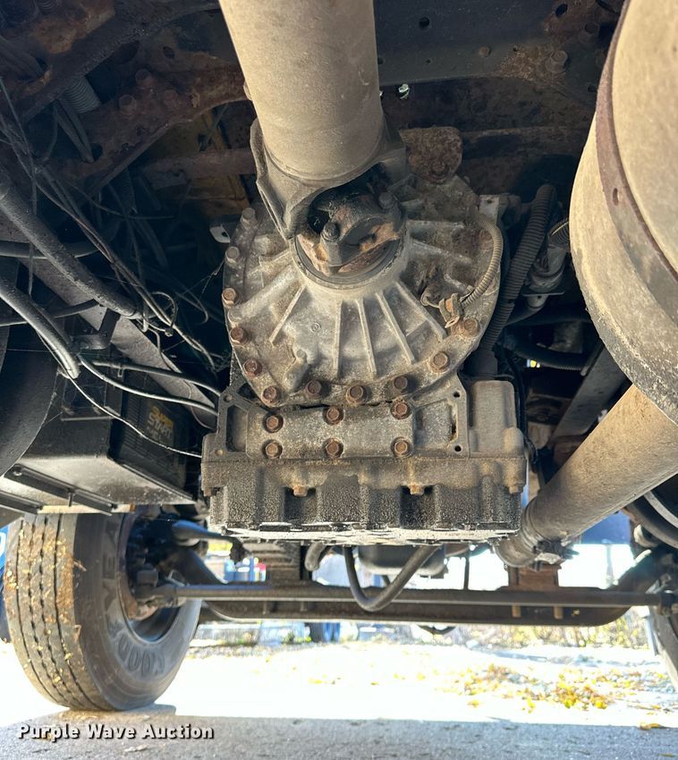 image for item DW2932 2000 International 4900  Crew Cab flatbed truck