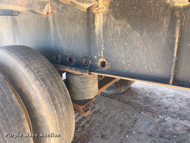 image for item GG9795 1996 Fruehauf PAA-NT1-NT1S-48W  flatbed trailer