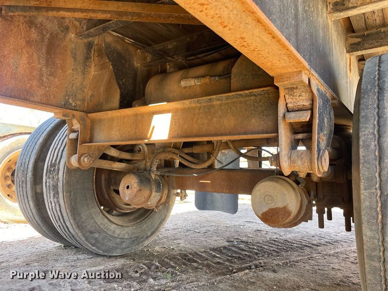 image for item GG9795 1996 Fruehauf PAA-NT1-NT1S-48W  flatbed trailer