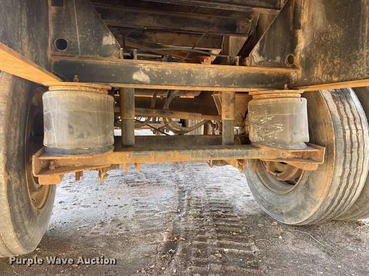 image for item GG9795 1996 Fruehauf PAA-NT1-NT1S-48W  flatbed trailer