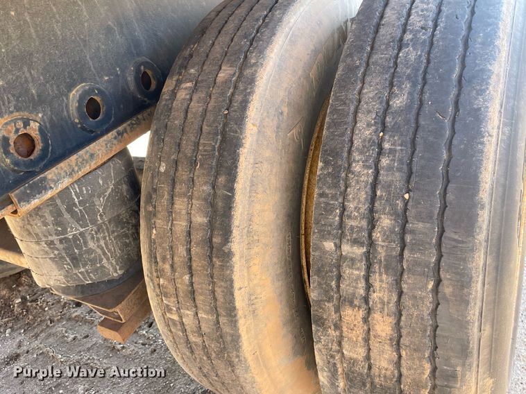 image for item GG9795 1996 Fruehauf PAA-NT1-NT1S-48W  flatbed trailer