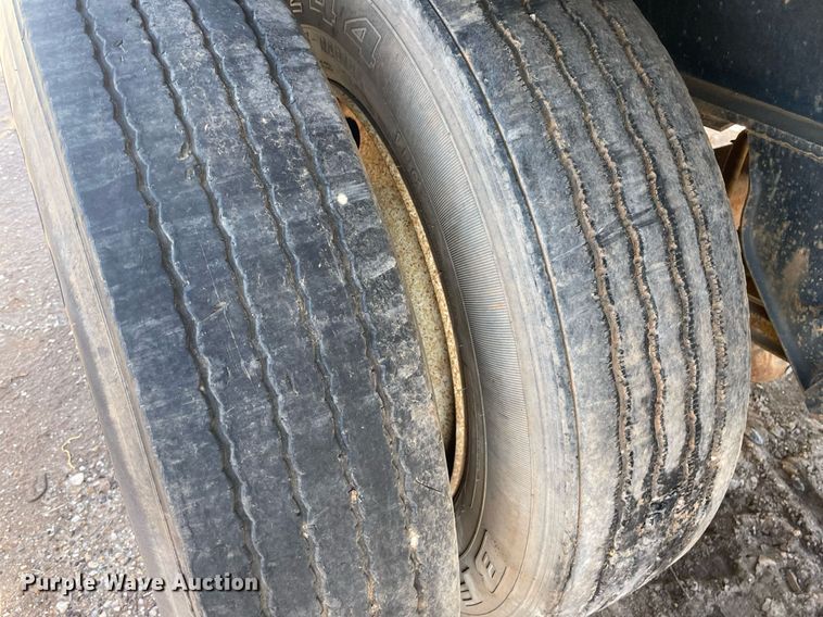 image for item GG9795 1996 Fruehauf PAA-NT1-NT1S-48W  flatbed trailer