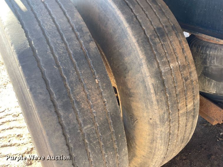 image for item GG9795 1996 Fruehauf PAA-NT1-NT1S-48W  flatbed trailer