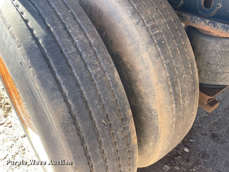 image for item GG9795 1996 Fruehauf PAA-NT1-NT1S-48W  flatbed trailer