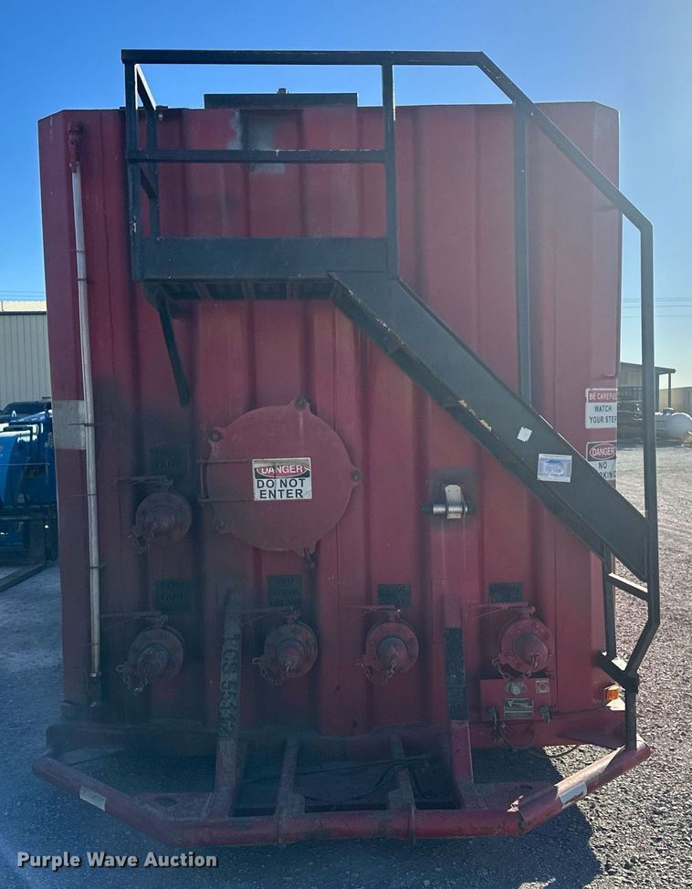 image for item IU9051 2004 VE Enterprises  frac tank trailer