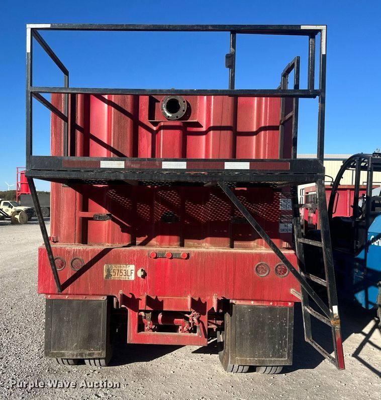 image for item IU9051 2004 VE Enterprises  frac tank trailer