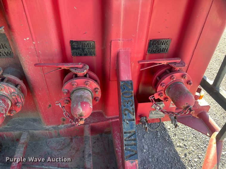 image for item IU9051 2004 VE Enterprises  frac tank trailer