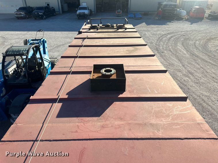 image for item IU9051 2004 VE Enterprises  frac tank trailer