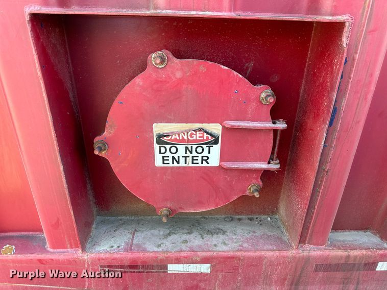 image for item IU9051 2004 VE Enterprises  frac tank trailer