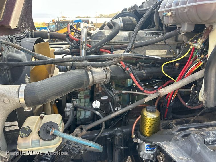 image for item IU9113 2006 Freightliner Columbia  semi truck