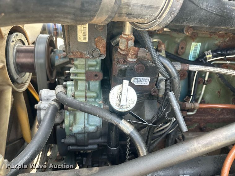image for item IU9113 2006 Freightliner Columbia  semi truck