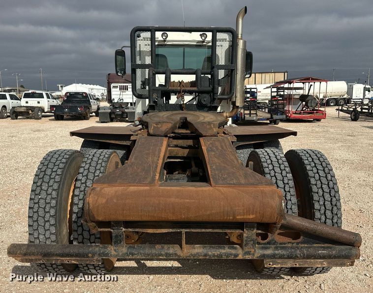 image for item IU9125 2007 Mack CHN613  winch truck