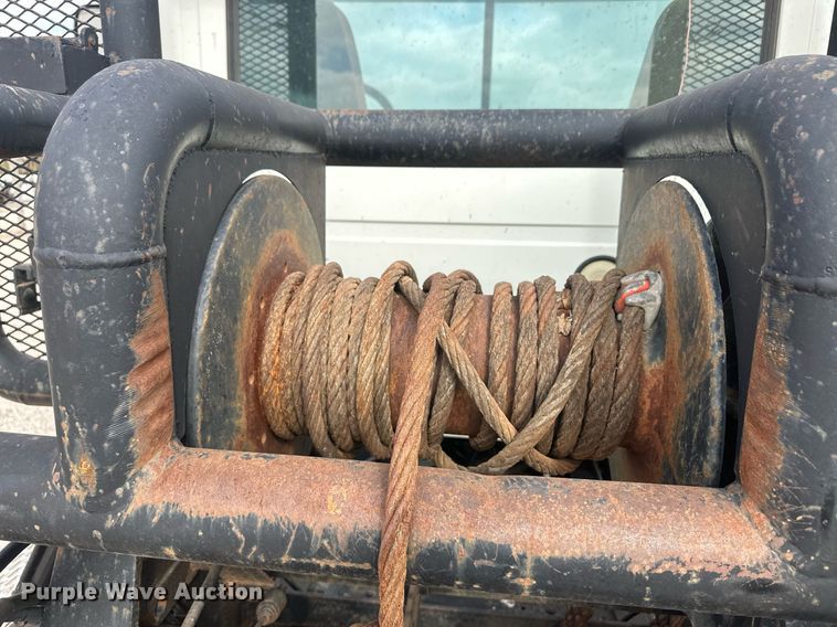 image for item IU9125 2007 Mack CHN613  winch truck