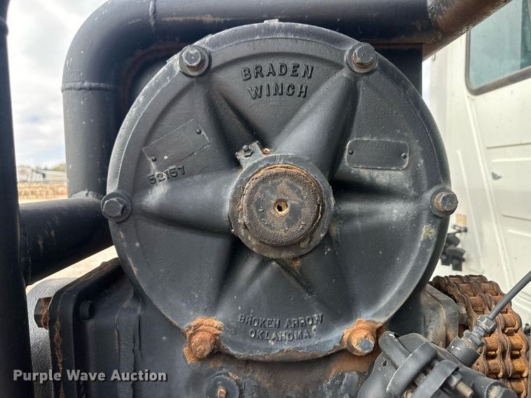 image for item IU9125 2007 Mack CHN613  winch truck