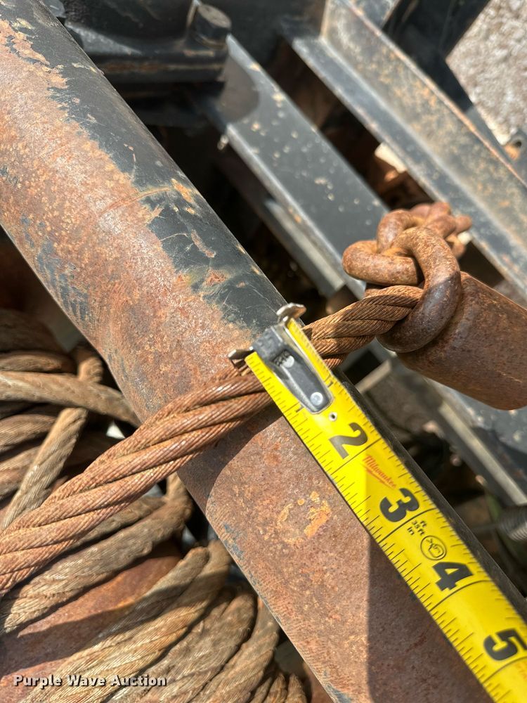 image for item IU9125 2007 Mack CHN613  winch truck