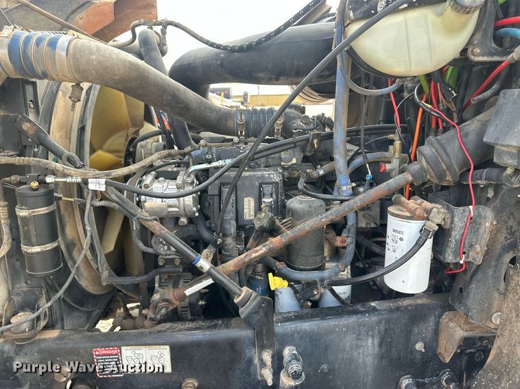 image for item IU9125 2007 Mack CHN613  winch truck