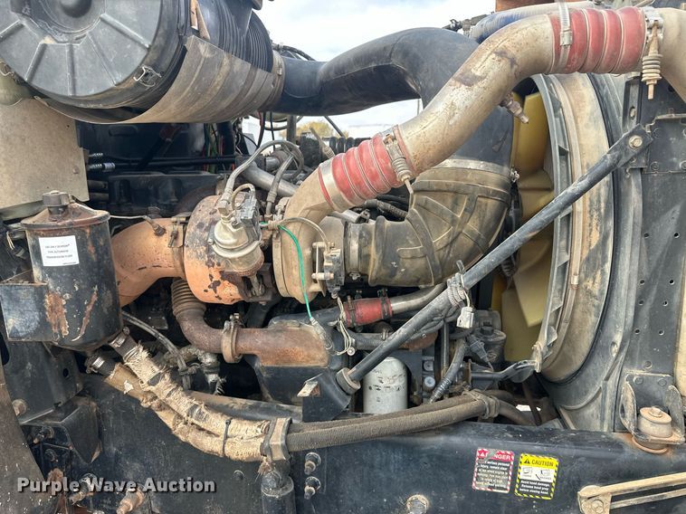 image for item IU9125 2007 Mack CHN613  winch truck