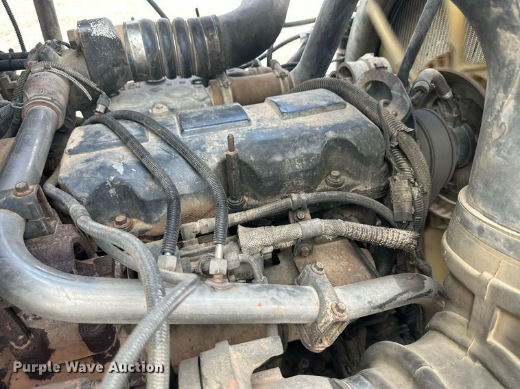 image for item IU9125 2007 Mack CHN613  winch truck