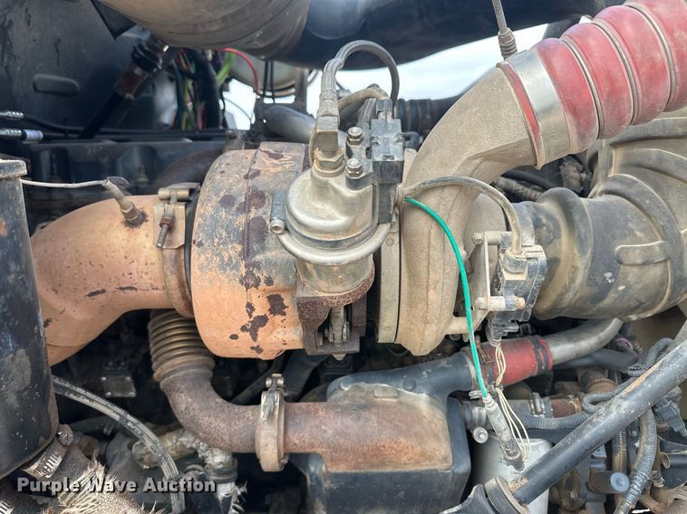 image for item IU9125 2007 Mack CHN613  winch truck