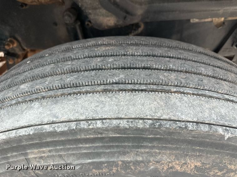 image for item IU9125 2007 Mack CHN613  winch truck