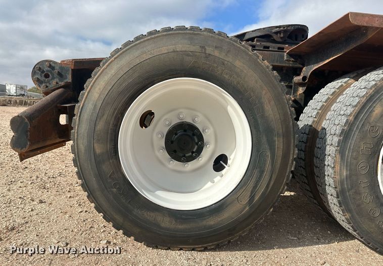 image for item IU9125 2007 Mack CHN613  winch truck