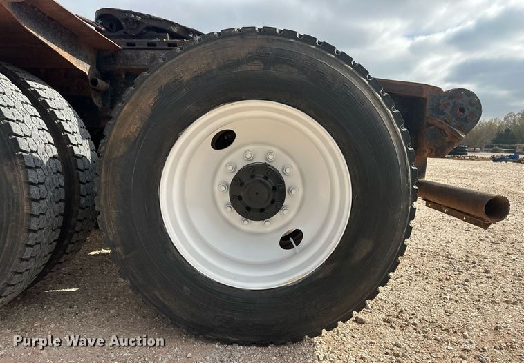 image for item IU9125 2007 Mack CHN613  winch truck