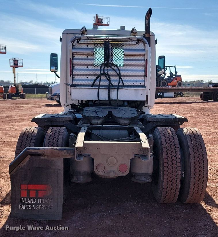 image for item JG9642 2012 Freightliner Cascadia  semi truck