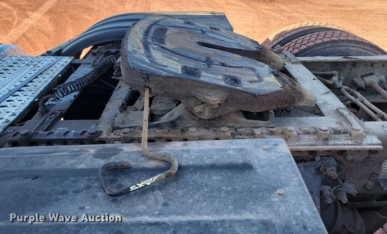 image for item JG9642 2012 Freightliner Cascadia  semi truck