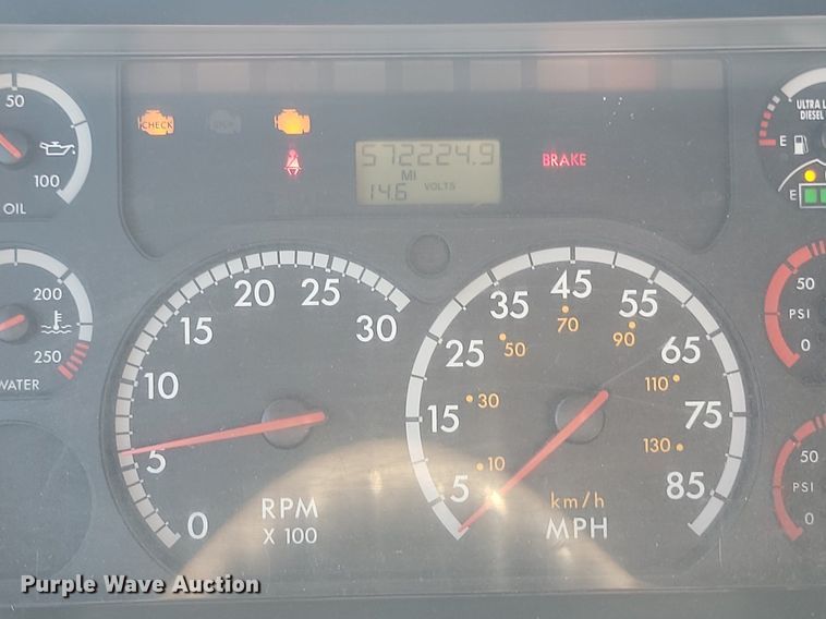 image for item JG9642 2012 Freightliner Cascadia  semi truck