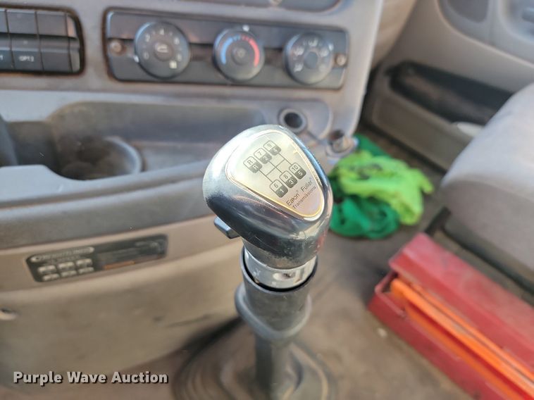 image for item JG9642 2012 Freightliner Cascadia  semi truck