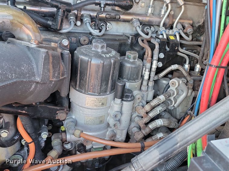 image for item JG9642 2012 Freightliner Cascadia  semi truck