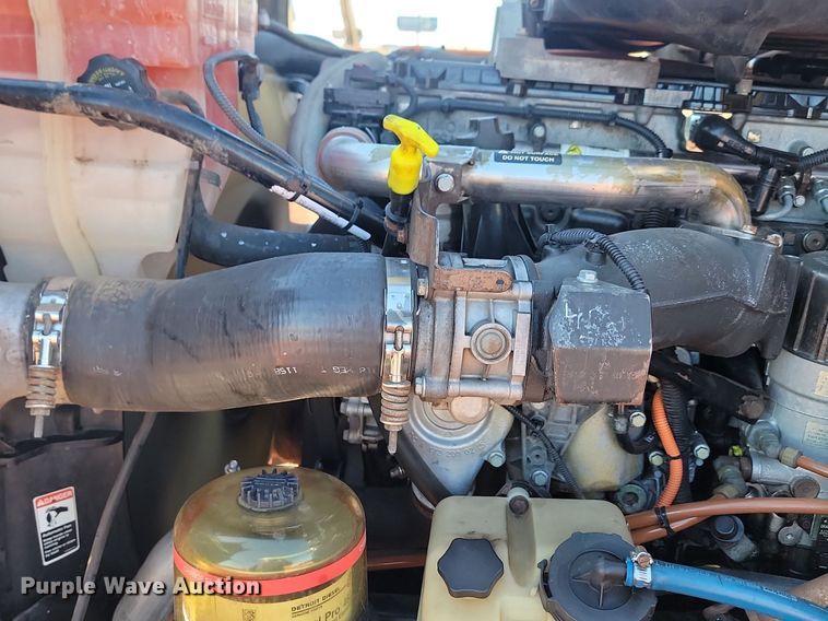 image for item JG9642 2012 Freightliner Cascadia  semi truck